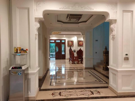 BIỆT THỰ ôtô chạy vòng quanh Xuân La 405m x 5tầng, MT 20 m giá: 75 tỷ.