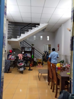 HXH NGỦ TRONG NHÀ, SÁT CHỢ, GẦN HƯƠNG LỘ 2, TL10, 6PHÚT QUA KHU VIP TÊN LỬA, SỔ VUÔNG VỨC, NHÀ