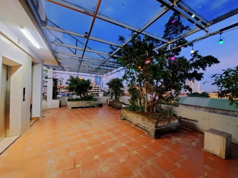 Bán Nhà xuân la Lô Góc, diện tích 126 mét, 8 tầng, Thang máy giá cả thương lượng