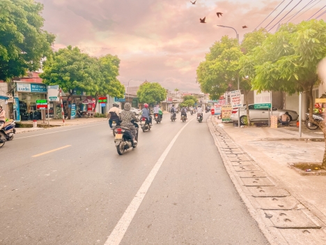 Chính chủ cần bán ô đất ngay chợ Thái Mỹ Đức An Lão Hải Phòng, vị trí kinh doanh buôn bán sầm uất.