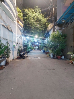 Bán nhà HXH Công viên Làng Hoa Gò Vấp. 45m2, 2Tầng. Chỉ 3.3tỷ gấp