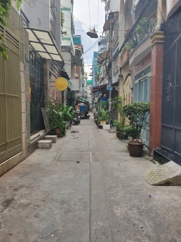 nhà trung tâm sài gòn . chợ bàn cờ q3