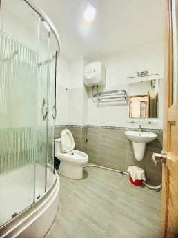 Nhà xẹc 2 Phan Đăng Lưu P.3 PN - 4 Tầng - 3PN - MỚI KENG Tặng hết nội thất - CHỈ 5.X TỶ TL