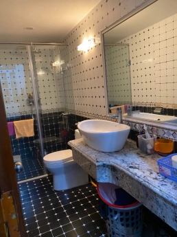 LÔ GÓC, Ô tô chỉ 30m- Nguyễn Khánh Toàn 85m x 4 tầng, giá 8.7 tỷ.