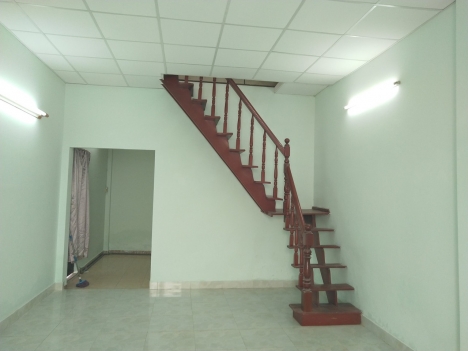 Bán nhà Gò Dầu cách Tân Sơn Nhì 50m. Diện tích: 4.25x10, 1 lầu. Giá 5 tỷ thương lượng