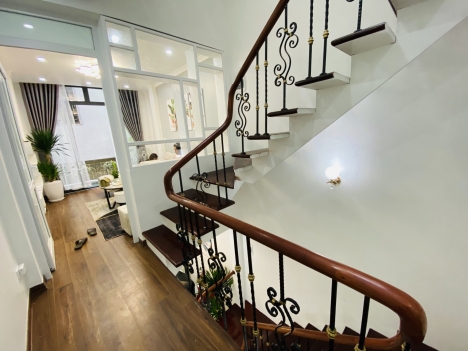 NHÀ MỚI ĐẸP NGÕ PHỐ TRUNG KÍNH 47/50M2 50M2 4 TẦNG NHỈNH 5TỶ