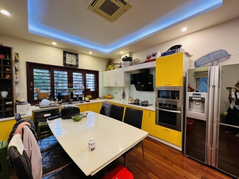 Bán nhà Gia Thụy Nhà đẹp Full Nội Thất.Lô góc vỉa hè,ở,Kinh Doanh