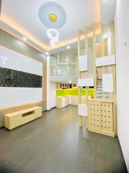 BÁN NHÀ GẤP NHÀ PHAN ĐĂNG LƯU - PHƯỜNG 3 - PHÚ NHUẬN- TDTS 120 M
2- 4 TẦNG BTCT- NGANG