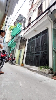 Chủ cần bán gấp nhà Cổ Nhuế 33m2 4 tầng 3,4 tỷ oto gần 3,4 tỷ