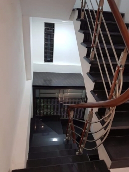 Căn góc, ô tô, Quán Thánh 39m x 5 tầng, MT4,3, giá 9,4 tỷ