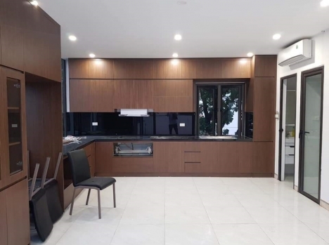 Căn góc, ô tô, Quán Thánh 39m x 5 tầng, MT4,3, giá 9,4 tỷ