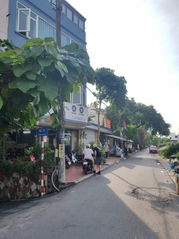 ĐẤT MẶT PHỐ, LÔ GÓC, Trong đê- An Dương Vương 260m x MT 8m giá: 12 tỷ.