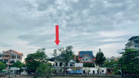 BÁN BIỆT THỰ SÂN VƯỜN MẶT TIỀN SÔNG SG CỰC VIP - ĐANG CHO THUÊ 100 TRIỆU / 1 THÁNG HBC TĐ