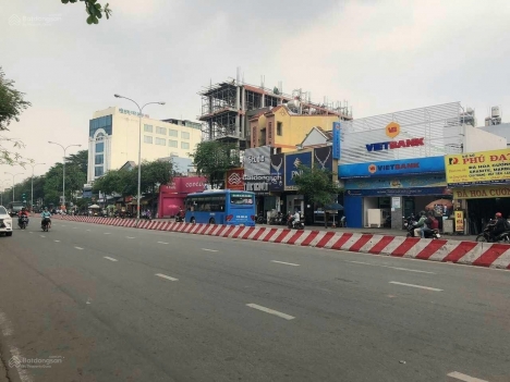 Bán nhà 510 Lê Trọng Tấn. DT 10x18, vuông vức. Giá 26 tỷ thương lượng