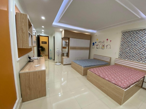 Bán nhà Cổ Linh 40 m 5 tầng MT 42m Nhỉnh 4 Tỷ
