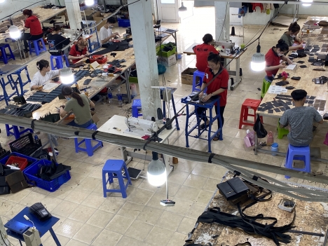 Xưởng chuyên sản xuất ví bóp da thắt lưung da bò thật 100%