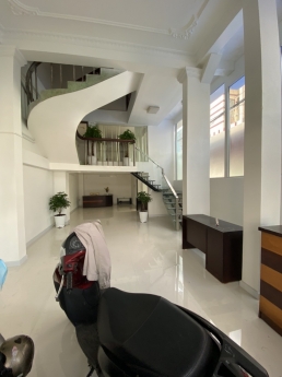 Bán nhà mặt tiền Nguyễn Tiểu La Quận 10 DT 70m2 5 lầu BTCT giá 21.5 tỷ