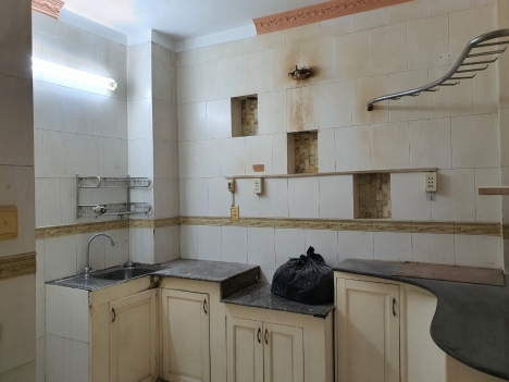 nhà trung tâm sài gòn . chợ bàn cờ q3