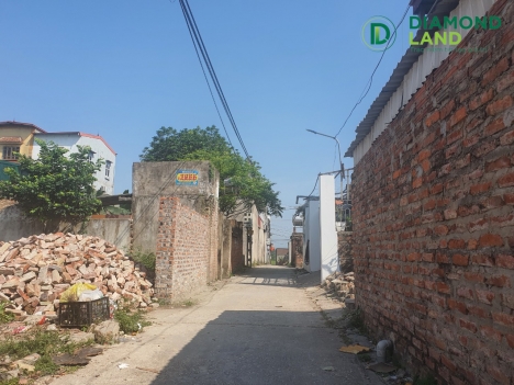 107m Xuân Bách - Quang Tiến . oto đỗ đất , ngõ thông , giá 20tr/m. gọi em  lợi