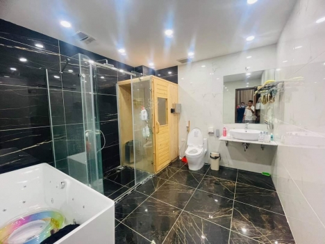 BIỆT THỰ VƯỜN ĐÀO - Lạc Long Quân 380m x 4tầng, MT 22m giá: 90 tỷ.