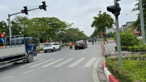 Phố Trạm,Long Biên, cách 1 nhà ra mặt phố, ngõ rộng ô tô tránh, Nhà C4 75m, MT5.5m,7.5 tỷ