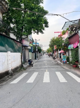 BÁN ĐẤT GIANG BIÊN 52M, MT4,2M Ô TÔ, NHỈNH 3 TỶ