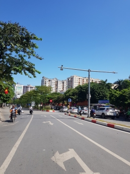 Tòa nhà 7 tầng thang máy, ô tô tránh vỉa hè Cầu Giấy dt100m 29 tỷ dòng tiền 100tr