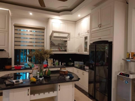 BIỆT THỰ ôtô chạy vòng quanh Xuân La 405m x 5tầng, MT 20 m giá: 75 tỷ.