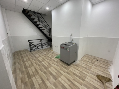 NHÀ 1 TRỆT 1 LẦU ĐÚC KIÊN CỐ HẺM XE HƠI THÔNG