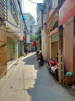 Bán nhà đường Phạm Văn Đồng 65m2 4 tầng ngõ thông kinh doanh