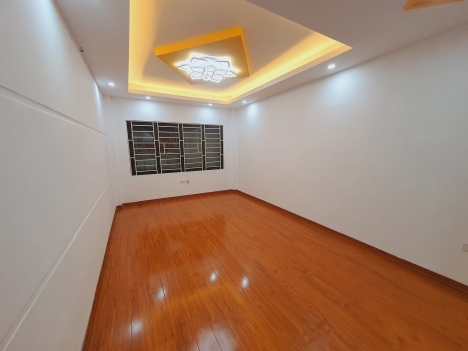 BÁN GẤP– Hoàng Đạo Thành – Thanh Xuân- 35m – 5 tầng – ngõ thông – ô tô – kinh doanh – nhỉnh 4 tỷ