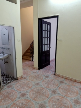 Bán nhà đường Phạm Văn Đồng 65m2 4 tầng ngõ thông kinh doanh
