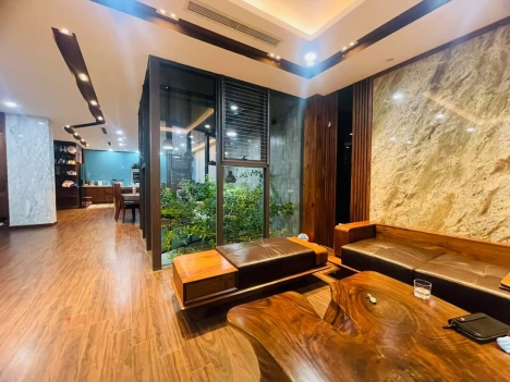 BIỆT THỰ Hoa Hồng- Lạc Long Quân 375m x 4tầng, MT 23m giá: 84 tỷ.