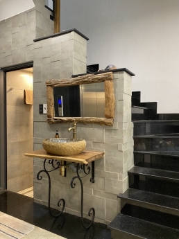 BÁN GẤP NHÀ MẶT TIỀN NGUYỄN KHUYẾN BÌNH THẠNH-75M2-6 TẦNG BTCT- NGANG4,5 M-5PN-CÓTHANGMÁY-NHỈNH 12