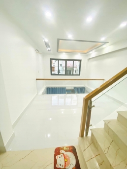 Bán nhà CMT8, P7, Tân Bình 54m2 4 tầng, hxh giá 4,7 tỷ Tl Tặng nội thất