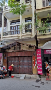 Bán nhà phân lô phố Hoàng Cầu, nở hậu, ô tô vào nhà, giá hợp lý.