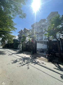 BÁN CĂN NHÀ PHỐ CỰC ĐẸP KHU DÂN CƯ HỒNG LONG - PHƯỜNG HIỆP BÌNH PHƯỚC THÀNH PHỐ THỦ ĐỨC