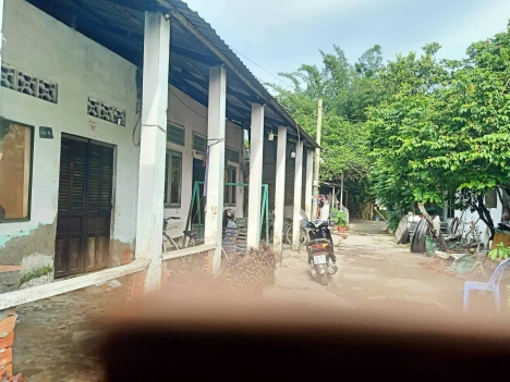 BÁN ĐẤT CÓ NHÀ CẤP 4 BÌNH CHÁNH, 125M, 3.1 TỶ