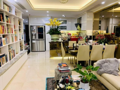 NHÀ HOÀNG QUỐC VIỆT - CẦU GIẤY. PHÂN LÔ. GARA Ô TÔ. DT 110M2. GIÁ 17,6 TỶ. LH