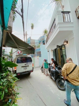 BÁN GẤP NHÀ HẺM OTO THÍCH QUẲNG ĐỨC NGANG 5m - 4.2 TỶ.