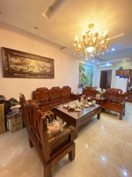 BÁN NHÀ NGỌC LÂM 60M 5 TẦNG DÂN XÂY  NGÕ Ô TÔ THÔNG CHỈ 5 .5TỶ  LH E TÂM