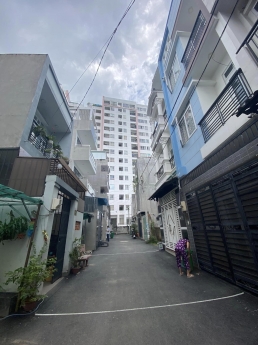 Nhà đẹp BTCT 1 trệt 2 liền kề đường Phạm Văn Đồng Thủ Đức chỉ 6,7 tỷ.