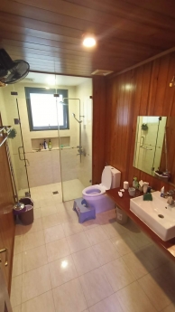 Bán nhà văn phòng gần khu đô thị việt hưng 82m2, 6 tầng, mt 7m, có Thang Máy  mặt phố ô tô tránh