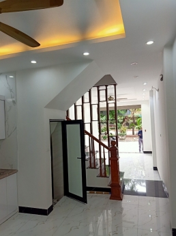 Phân lô khu vực quận Nam Từ Liêm 40m2 4 tầng 6,4 tỷ full nội thất
