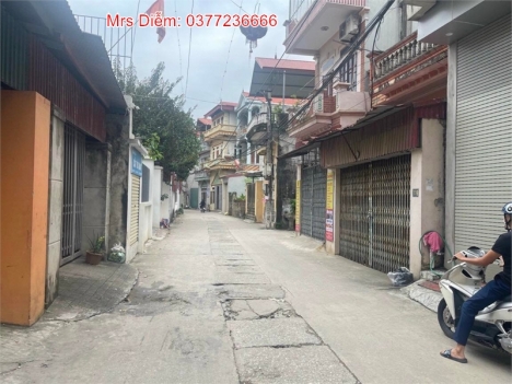 Nhỉnh 1 tỷ, Mrs Diễm bán 30m nhà 3 tầng Bắc Hồng, Đông Anh, Hà Nội