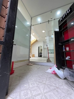 BÁN NHÀ HUỲNH VĂN BÁNH - NGANG 4.5 NỞ HẬU 6 - DT 50M2 - GIÁ CHỈ 5TY3 TL.