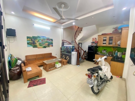 BÁN NHÀ NGÕ 637 TRƯƠNG ĐỊNH - NGÕ THÔNG TỨ TUNG - HÀNG XÓM KHU NAM ĐÔ.