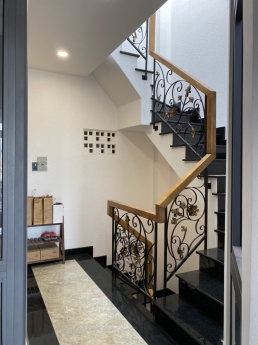 BÁN GẤP NHÀ MẶT TIỀN NGUYỄN KHUYẾN BÌNH THẠNH-75M2-6 TẦNG BTCT- NGANG4,5 M-5PN-CÓTHANGMÁY-NHỈNH 12