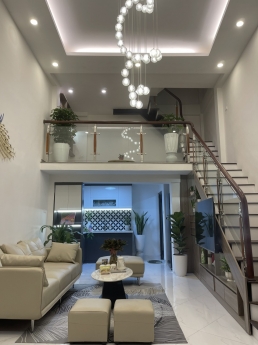 BÁN NHÀ PHỐ LẠC TRUNG: 36M2, 4 TẦNG, 3 NGỦ, MT 4.2M, NGÕ Ô TÔ TRÁNH XE MÁY ĐẸP, NÔNG. 4.5 TỶ