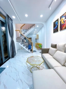 Gấp BÁN Nhà Lê Văn Sỹ PN - 30m2 - 2 Tầng - mới ở ngay - Tặng Full Nội Thất - Sát HXH - Chỉ 4.X Tỷ
